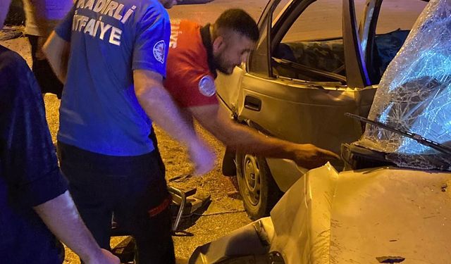 Osmaniye'de iki otomobilin çarpıştığı kazada 3 kişi yaralandı