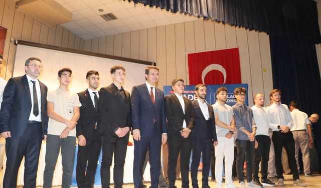 Saadet Partisi Genel Başkan Vekili Arıkan, partisinin Burdur il kongresinde konuştu: