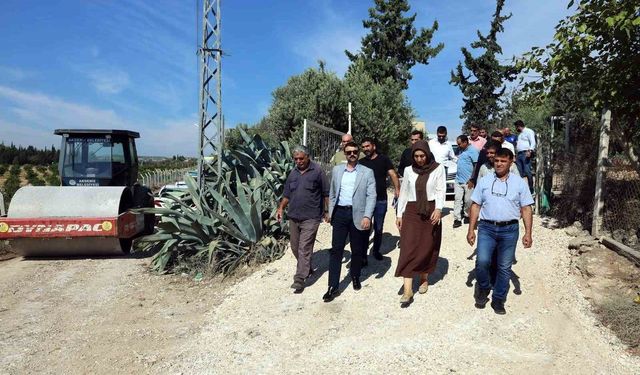 Akdeniz’in kırsal mahallelerinde yollar asfaltlanıyor