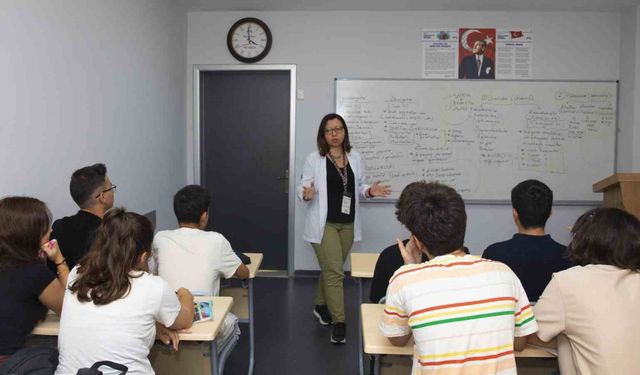 Mersin’deki kurs merkezlerinde ders zili çaldı