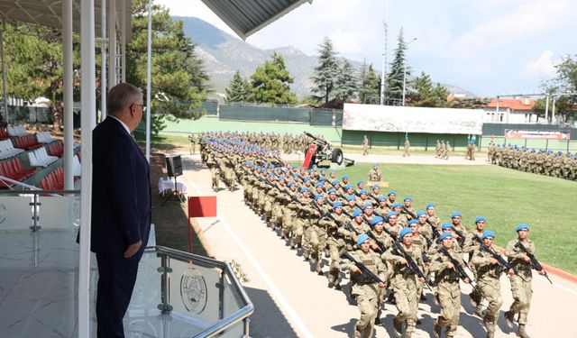 Bakan Güler, Isparta'da askeri birlikleri ziyaret etti