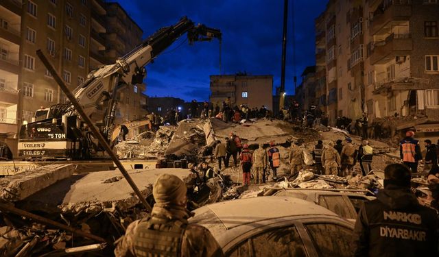 Depremde 60 kişinin öldüğü Yoldaş Apartmanı davasında karar