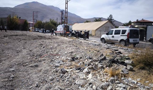 Elbistan'da Genç Kızı Öldüren Şahıs, Aynı Silahla İntihar Etti