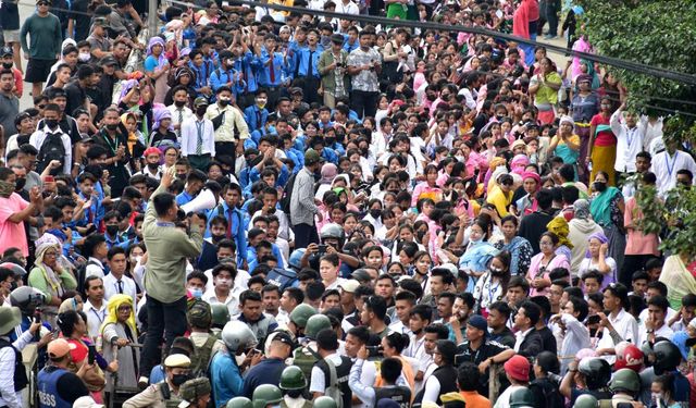 Hindistan'ın Manipur eyaletinde şiddet olayları nedeniyle üniversitelerde eğitime ara verildi