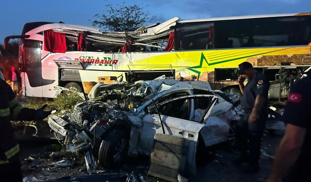 Mersin'de 13 kişinin öldüğü kazayla ilgili iddianamede şoförün ihmalleri öne çıktı