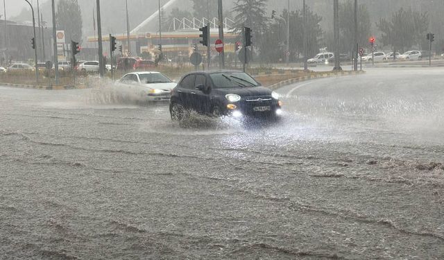 5 il için "turuncu" ve "sarı" uyarı: Kuvvetli yağışa dikkat