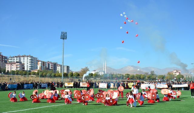 Afşin’de Cumhuriyet’in 101. Yılı Büyük Coşkuyla Kutlandı