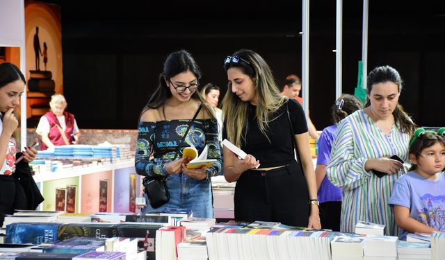 14. Antalya Kitap Fuarı ziyaretçilerini ağırlıyor