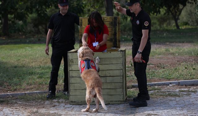 Antalya'da işitme engelli öğrencilere afet farkındalık eğitimi