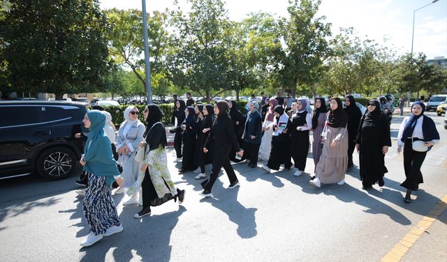 Antalya'da TÜGVA İl Temsilciliği İsrail'in Filistin'e yönelik saldırılarını protesto etti