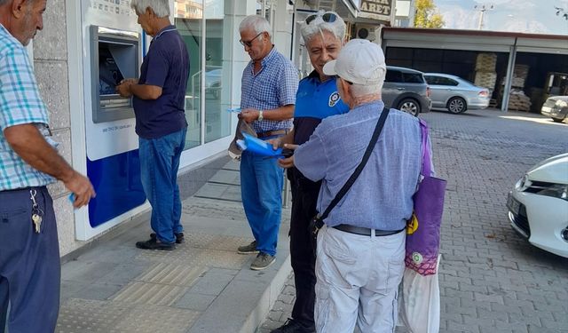 Bozyazı'da polis ekipleri dolandırıcılık olaylarına ilişkin bilgilendirme yaptı