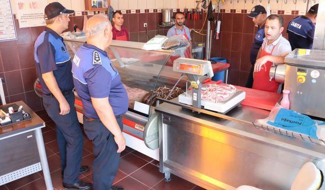 Kozan'da gıda üretim ve satış yerleri denetlendi