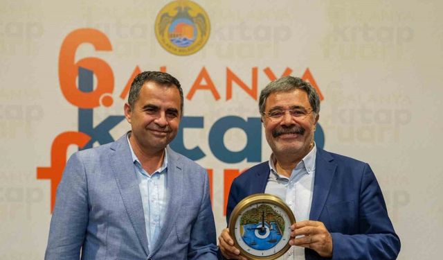 Alanya Kitap Fuarı’na büyük ilgi