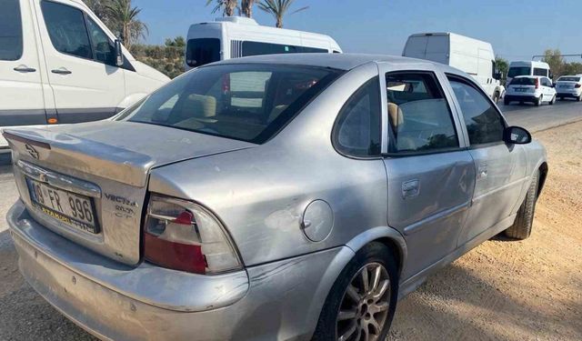 Antalya’da motosiklet ve otomobil çarpıştı: 1 yaralı