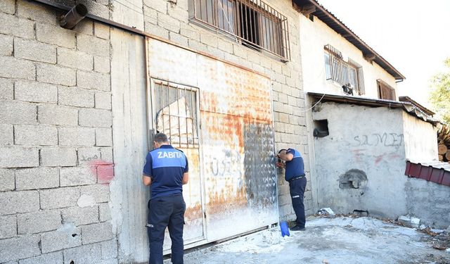 Dulkadiroğlu’nda ruhsatsız iş yerleri mühürlendi