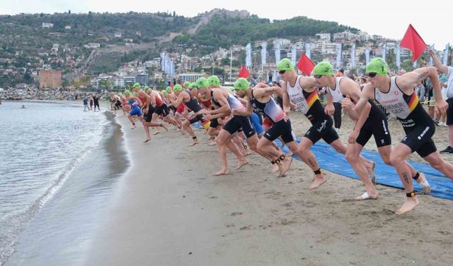 Halk Triatlonu 33. Alanya Uluslararası Triatlon Yarışması’yla geri dönüyor