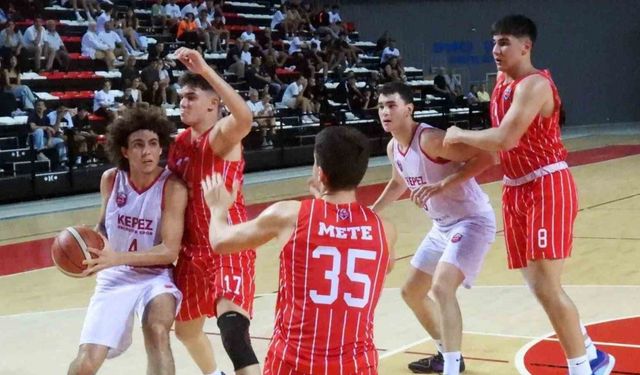 Kepez basketbol takımı, geriye düştüğü maçı farklı kazandı