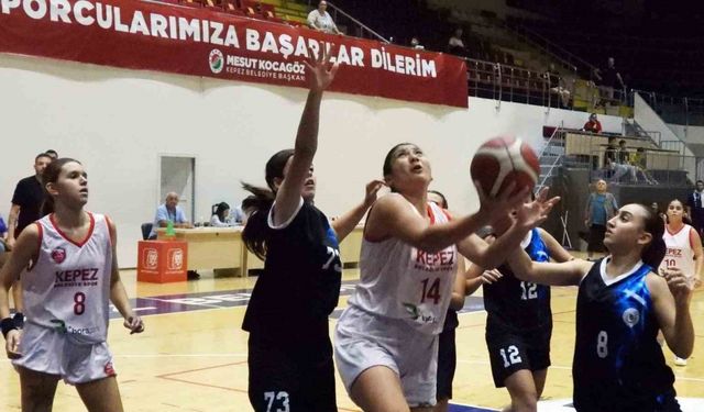 Kepez Belediyespor U16 Kadın Basketbol Takımı, 28 sayı farkla kazandı