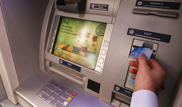 ATM'lerde yeni dönem: kimliksiz para çekilemeyecek!