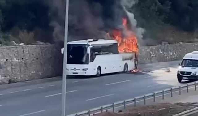 Bursa'da Seyir Halindeki Otobüste Yangın Çıktı