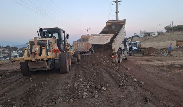 Büyükşehir’den Türkoğlu Orçan Caddesi’nde Çalışma