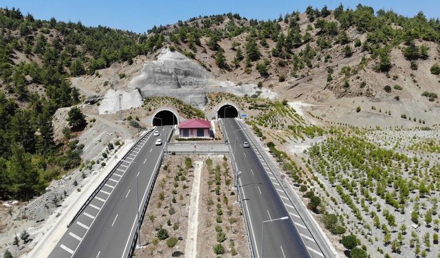 Edebiyat Yolu'ndan 4 Yılda 10 Milyon Araç Geçti