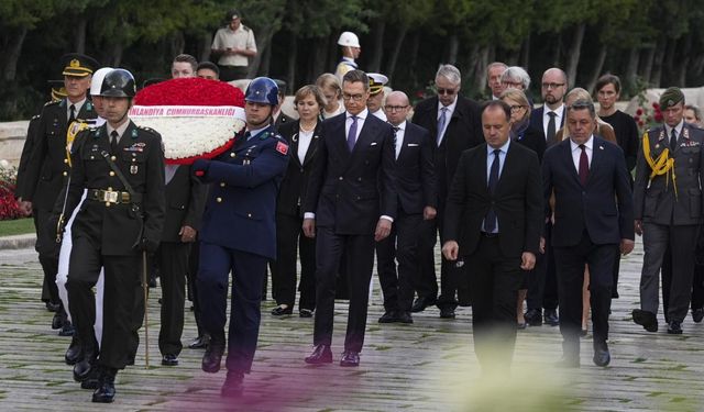 Finlandiya Cumhurbaşkanı Stubb Anıtkabir'i ziyaret etti