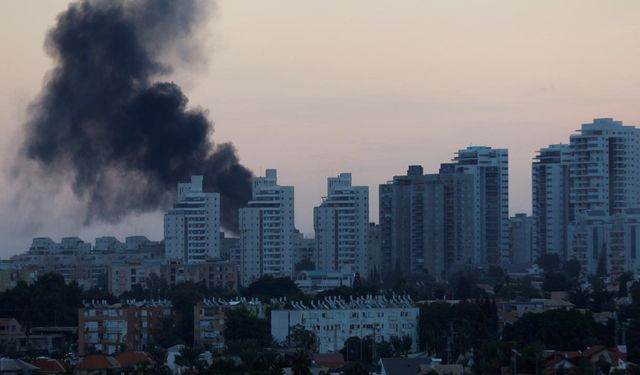 Hizbullah: İsrail'in kuzeyindeki bölgeleri top ve füzelerle vurduk