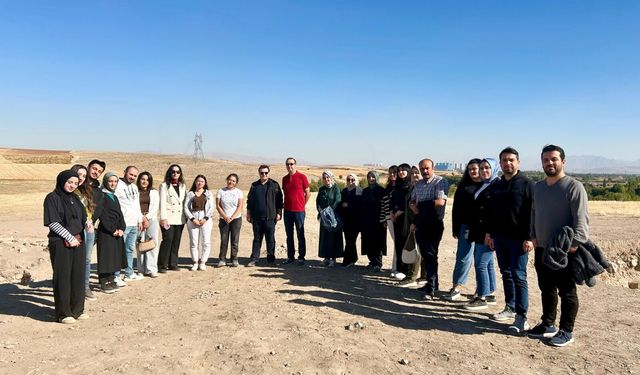 Tanır Yassı Höyük'e Sponsor Firma Çalışanlarından Anlamlı Gezi