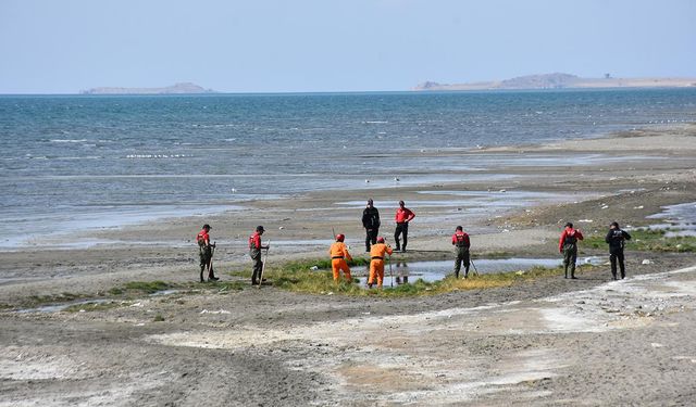 Van'da kaybolan genç kızı arama çalışmaları sürüyor