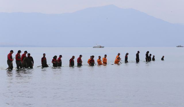 Van'da kaybolan Rojin'i arama çalışmaları aralıksız sürüyor