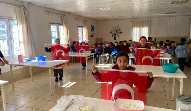 Adana'da öğrenciler "Köylüm Şef Yarışması"nda hünerlerini sergiledi