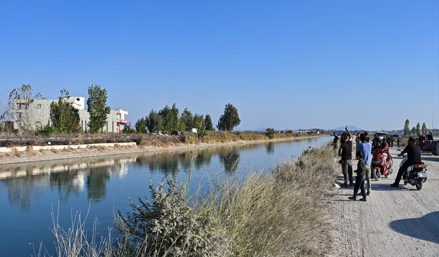 Adana'da sulama kanalında akıntıya kapılan iki kardeşten biri kayboldu, diğeri kurtarıldı