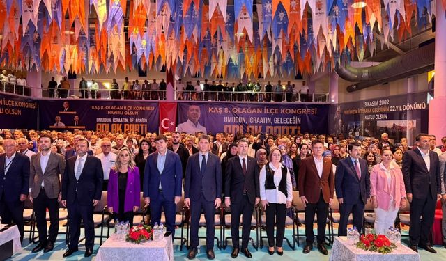 AK Parti Kaş İlçe Başkanlığına Okay Bilgin yeniden seçildi