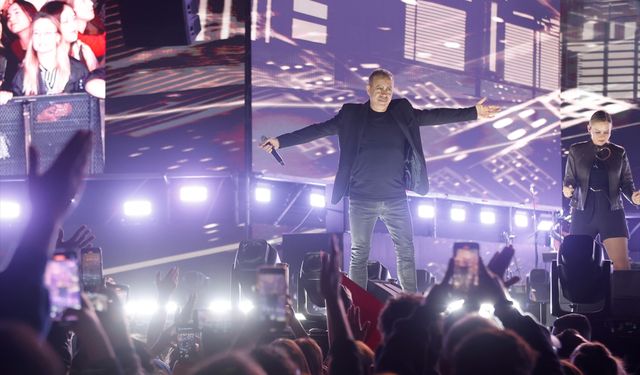 Haluk Levent, Antalya Kültür Yolu Festivali'nde konser verdi