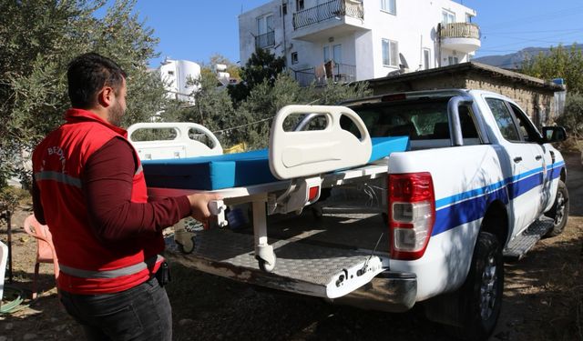 Kaş Belediyesinin evde bakım hizmeti sürüyor