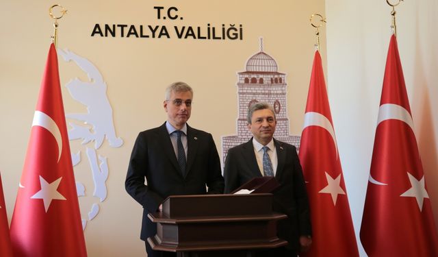 Sağlık Bakanı Memişoğlu, Antalya Valiliğinde açıklamada bulundu