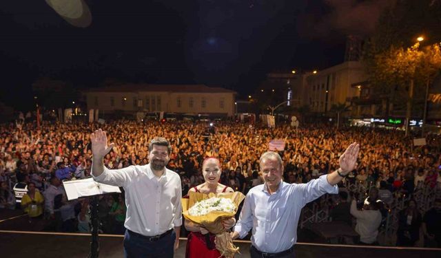 Candan Erçetin, Uluslararası Tarsus Festivalinde sahne aldı