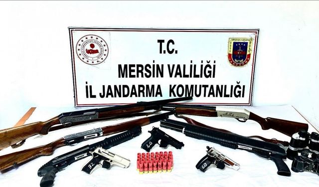 Mersin’de silah kaçakçıları jandarma engeline takıldı