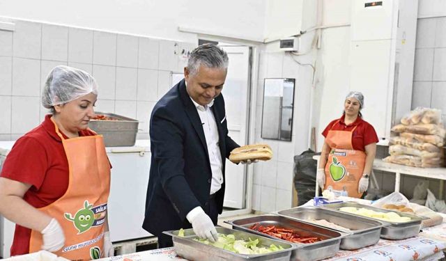 Muratpaşa Belediyesi’nden, okul menüsü desteği