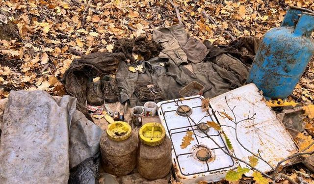 Bingöl'de PKK'ya Ait Sığınakta Yaşam Malzemesi Ele Geçirildi