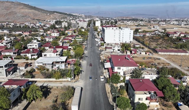 Büyükşehir, Türkoğlu’nda Mahir Ünal Caddesi’ni 11 Milyonluk Yatırımla Yeniledi