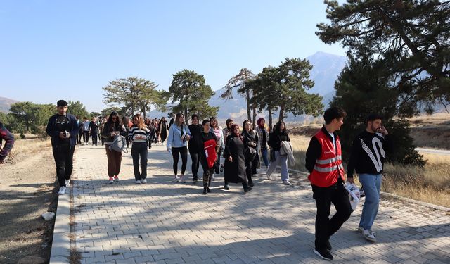 Kızılay, Doğa Yürüyüşü Etkinliği Düzenledi