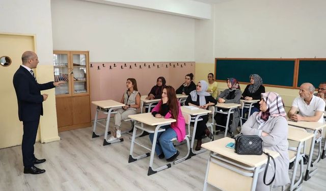 MEB, Ebeveynlere "Maarif Modeli" Okulları Açıyor