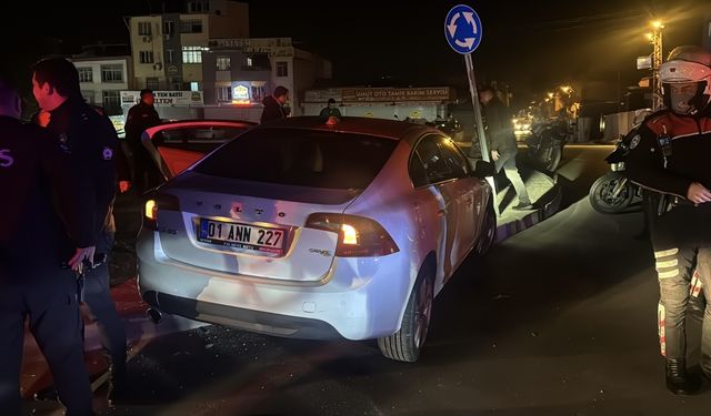 Adana'da kovalamaca sırasında devrilen motosikletteki 2 yunus polisi yaralandı