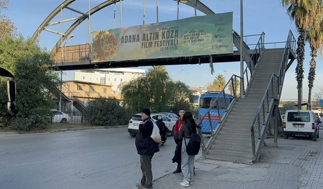 Adana'da üst geçidi kullanmayan 23 kişiye para cezası verildi