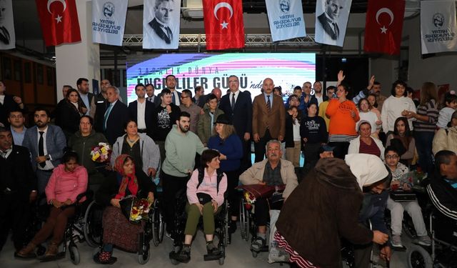 Hatay'da engelli depremzedelere 12 akülü tekerlekli sandalye dağıtıldı