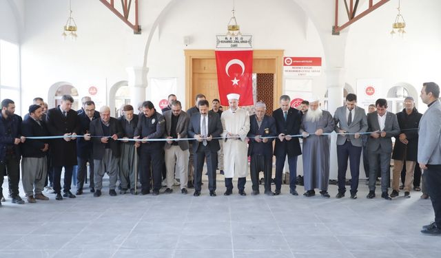 Hatay'da hayırseverin desteğiyle yapılan cami ibadete açıldı