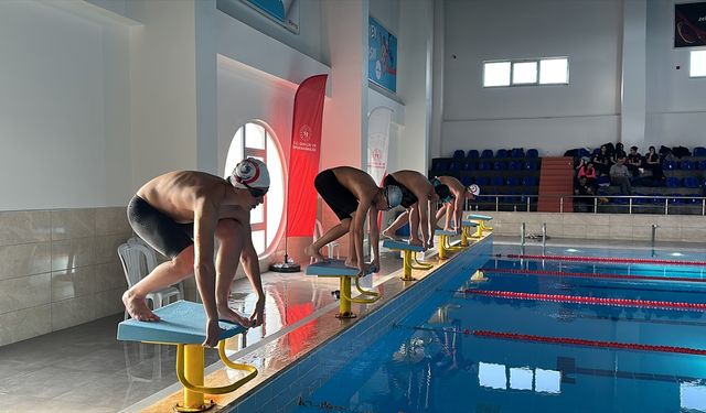 Hatay'da okul sporları yüzme turnuvası gerçekleştirildi