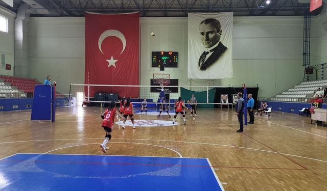 Hatay'da okullar arası voleybol şampiyonası düzenlendi